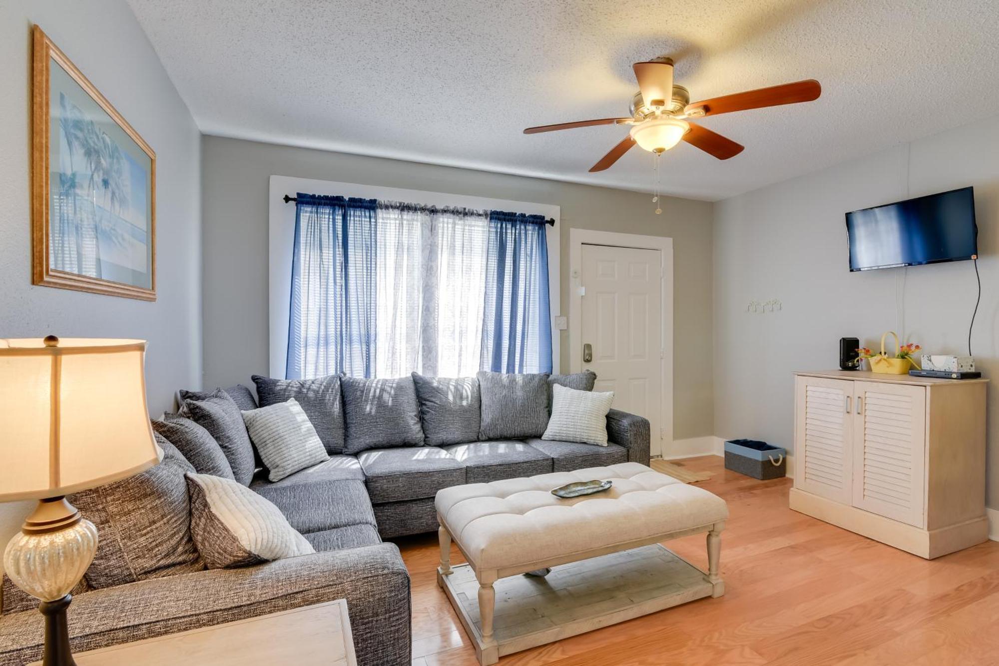 Beautiful Galveston Apt With Deck Less Than 3 Mi To Dtwn! Dış mekan fotoğraf