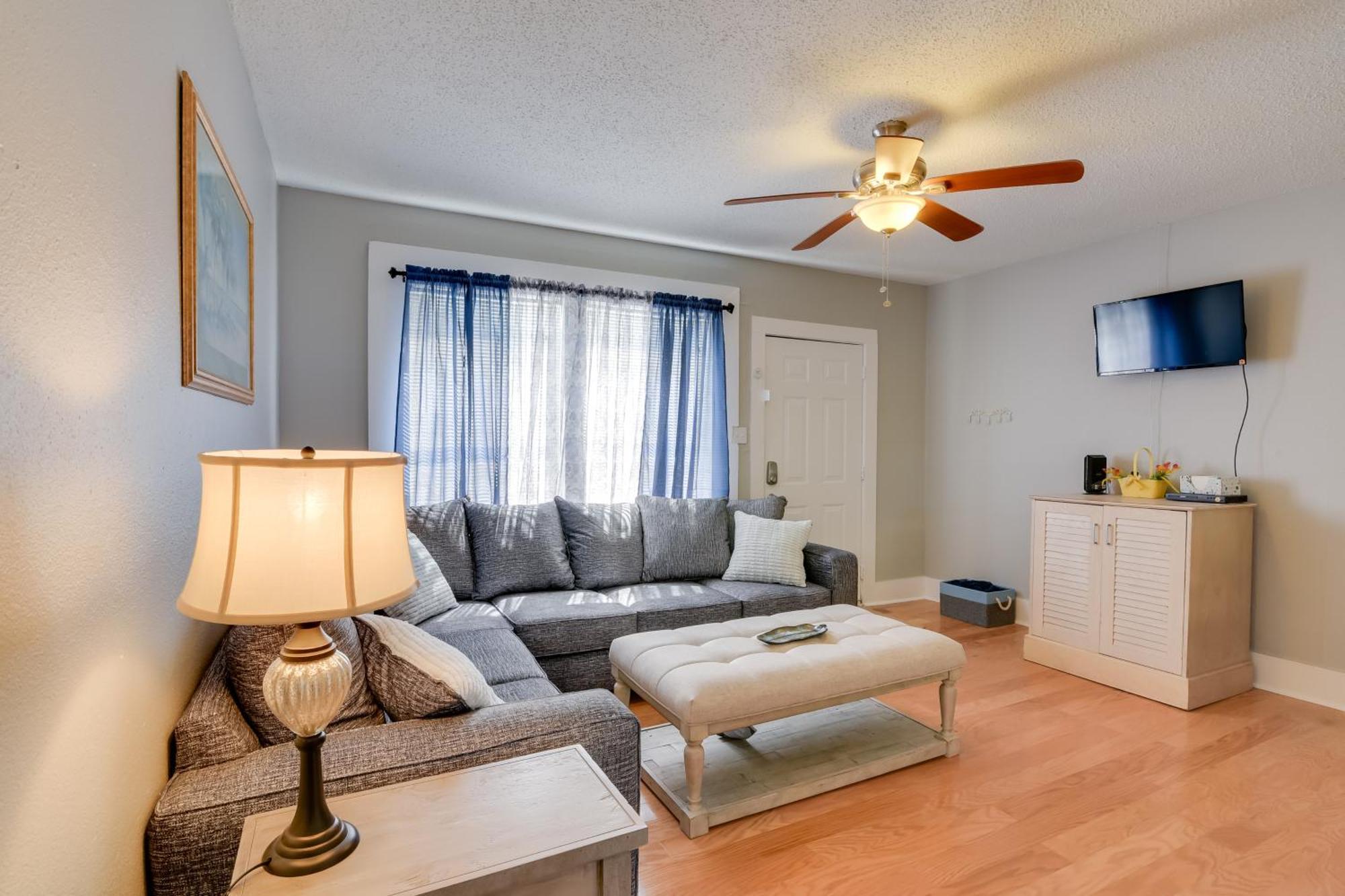 Beautiful Galveston Apt With Deck Less Than 3 Mi To Dtwn! Dış mekan fotoğraf